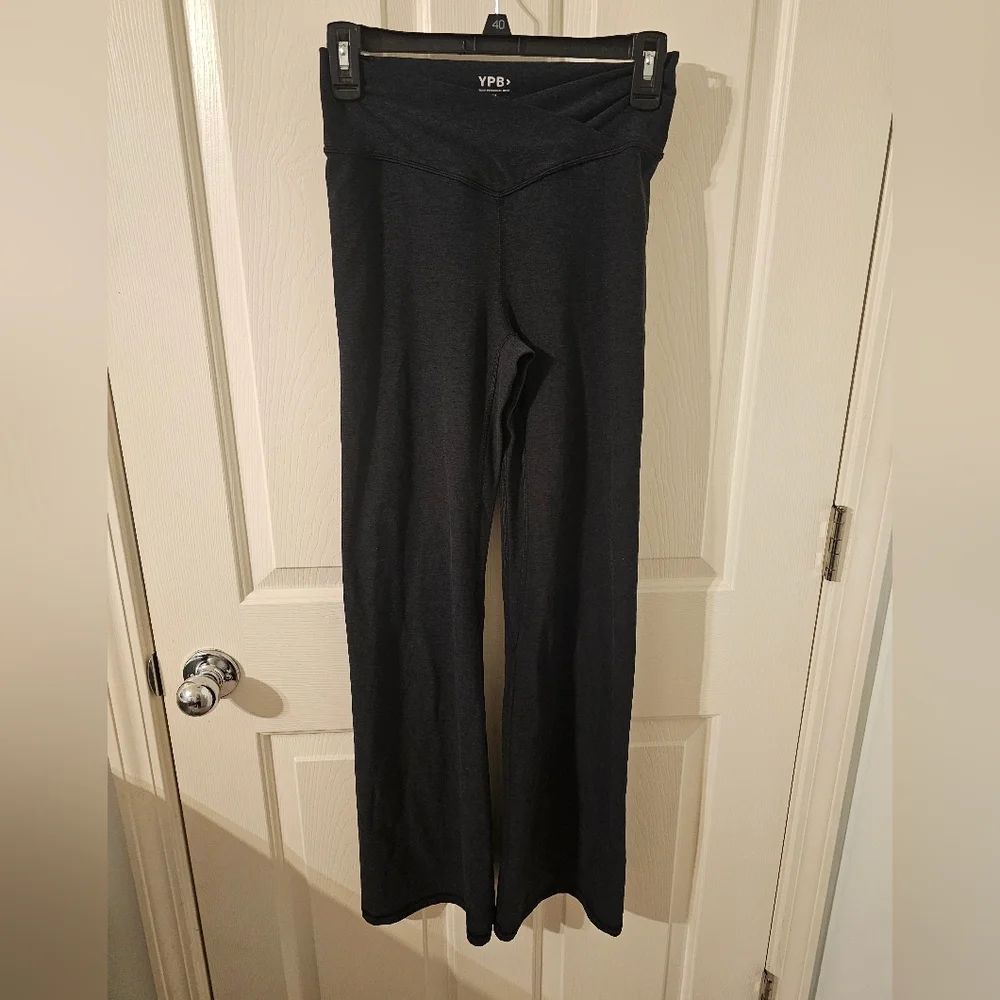 Abercrombie & Fitch YPB 3 Pair Bundle everydaySOFT Flare Legging Size M - Picture 2 of 12